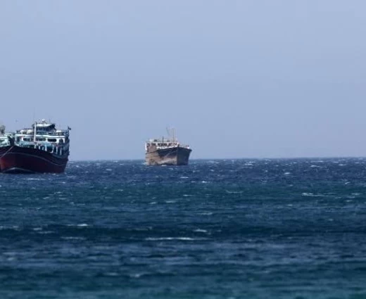 Η Τεχεράνη έτοιμη να ξανανοίξει τα Στενά Ορμούζ αν οι ΗΠΑ άρουν τον αποκλεισμό
